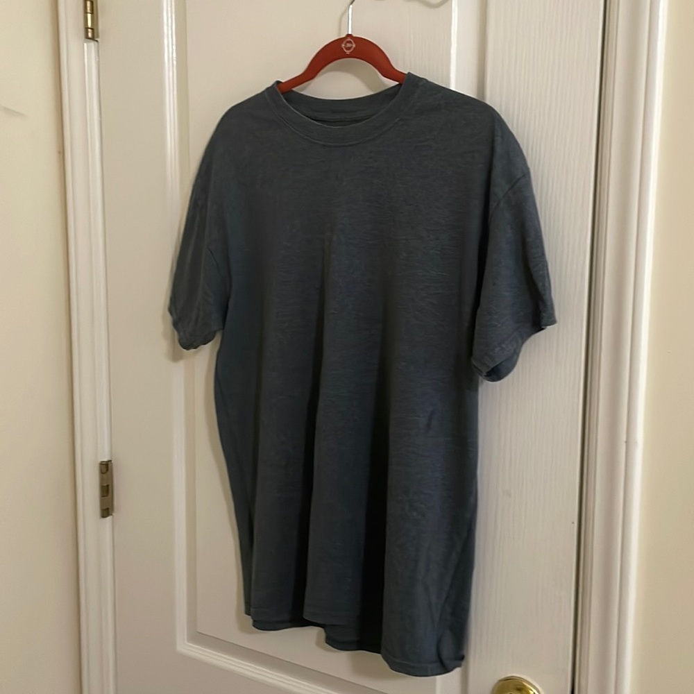 Large Grey Gildan T Shirt